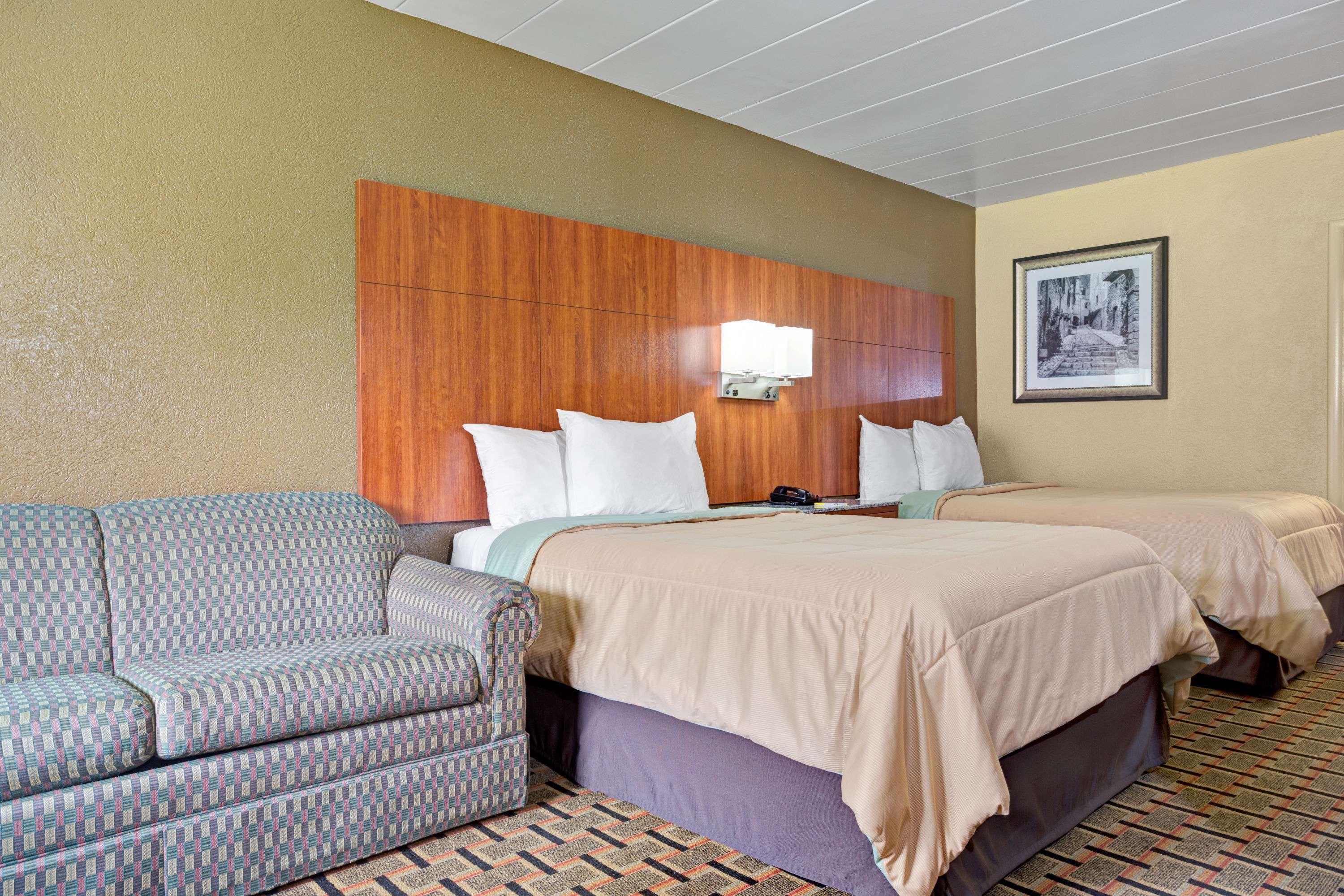 Days Inn By Wyndham Durham/Near Duke University Extérieur photo