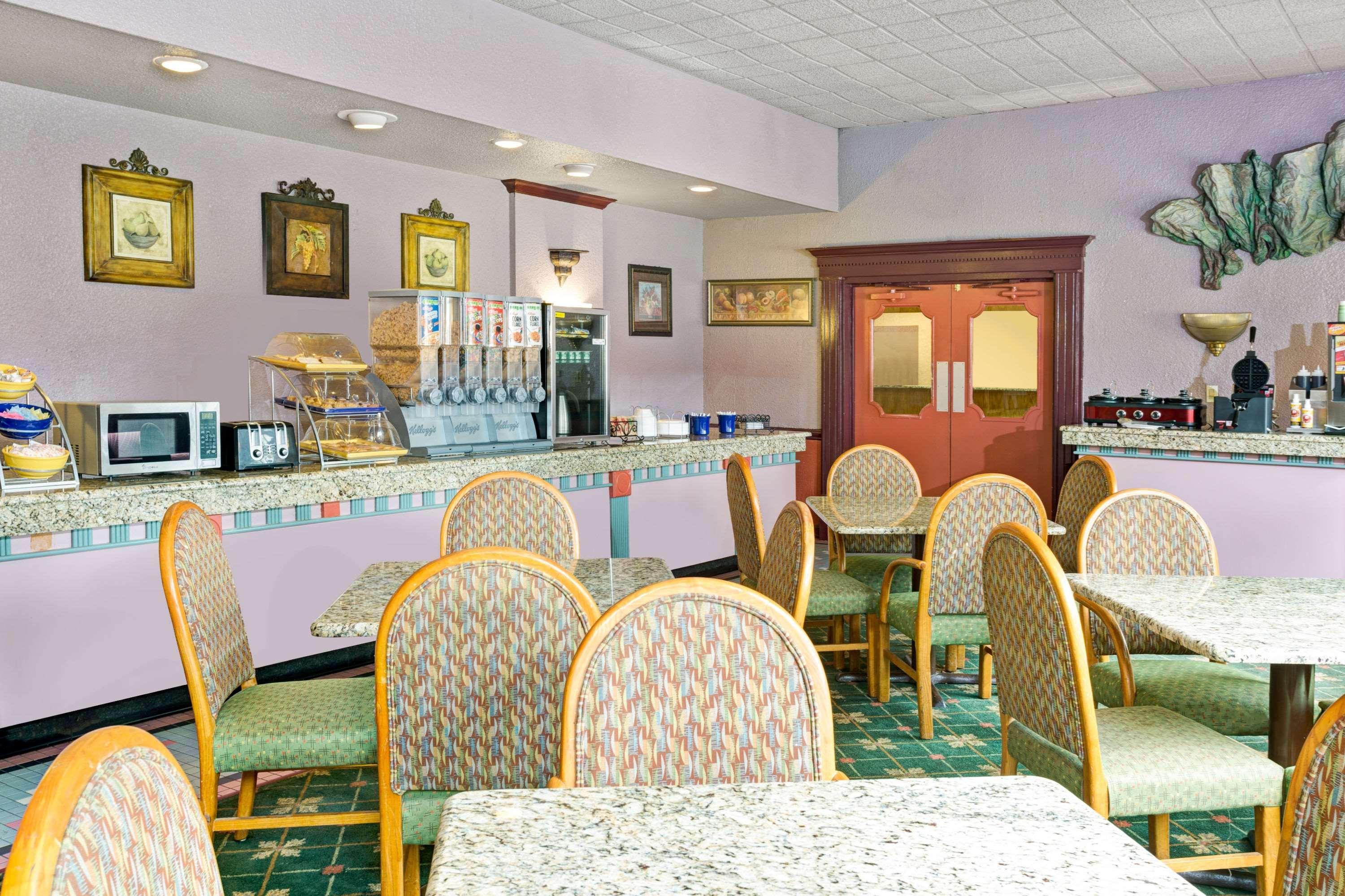 Days Inn By Wyndham Durham/Near Duke University Extérieur photo