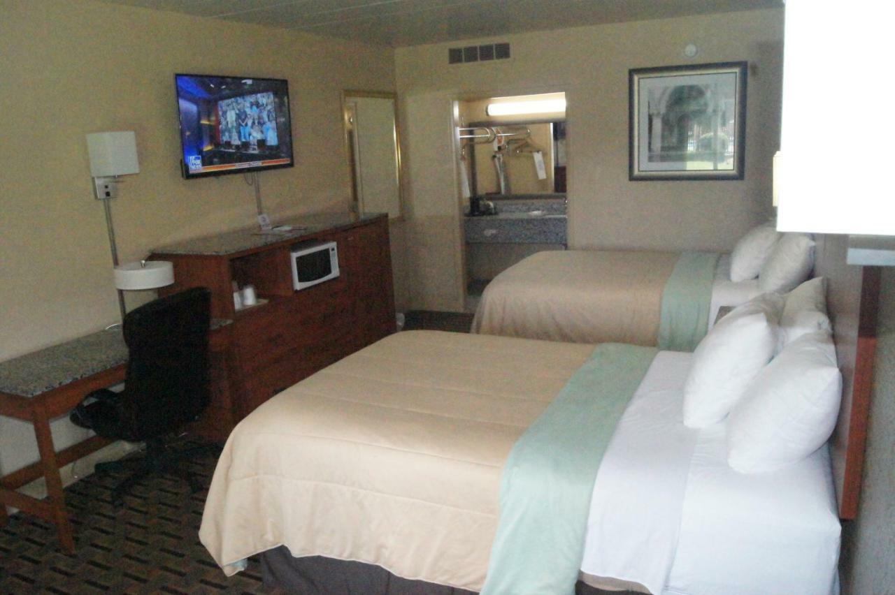 Days Inn By Wyndham Durham/Near Duke University Extérieur photo