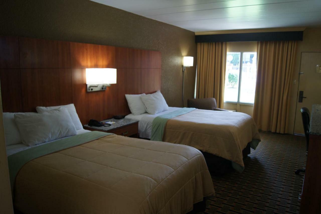 Days Inn By Wyndham Durham/Near Duke University Extérieur photo