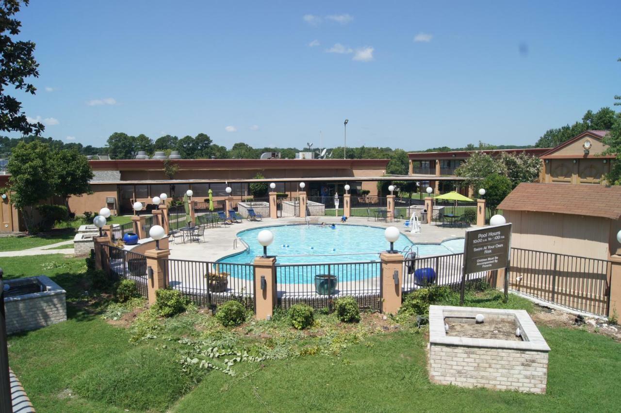 Days Inn By Wyndham Durham/Near Duke University Extérieur photo