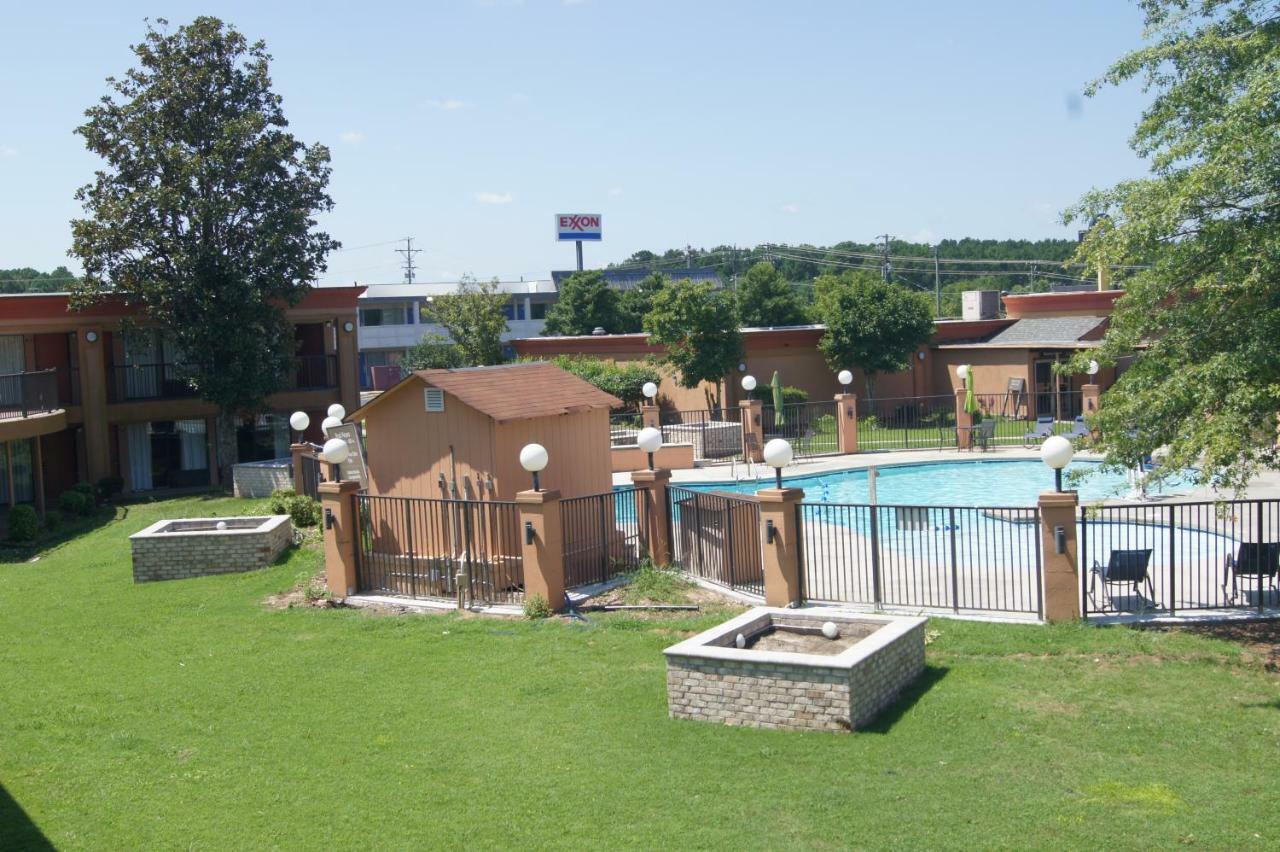 Days Inn By Wyndham Durham/Near Duke University Extérieur photo