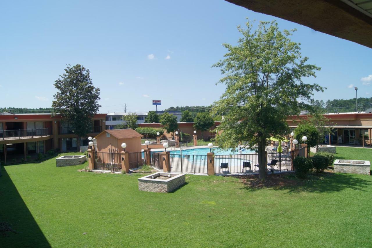 Days Inn By Wyndham Durham/Near Duke University Extérieur photo
