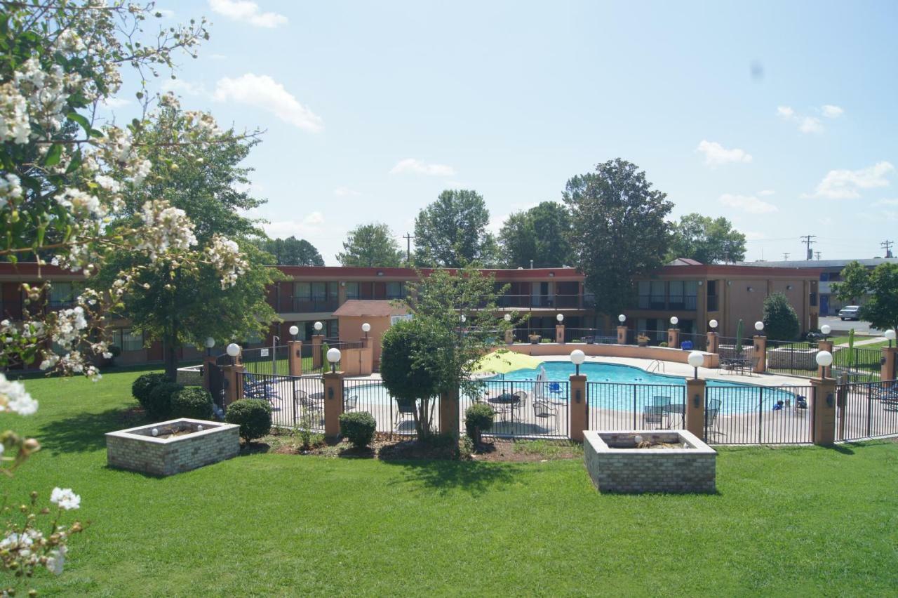 Days Inn By Wyndham Durham/Near Duke University Extérieur photo