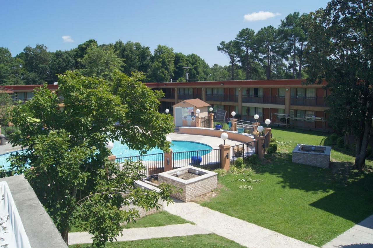 Days Inn By Wyndham Durham/Near Duke University Extérieur photo