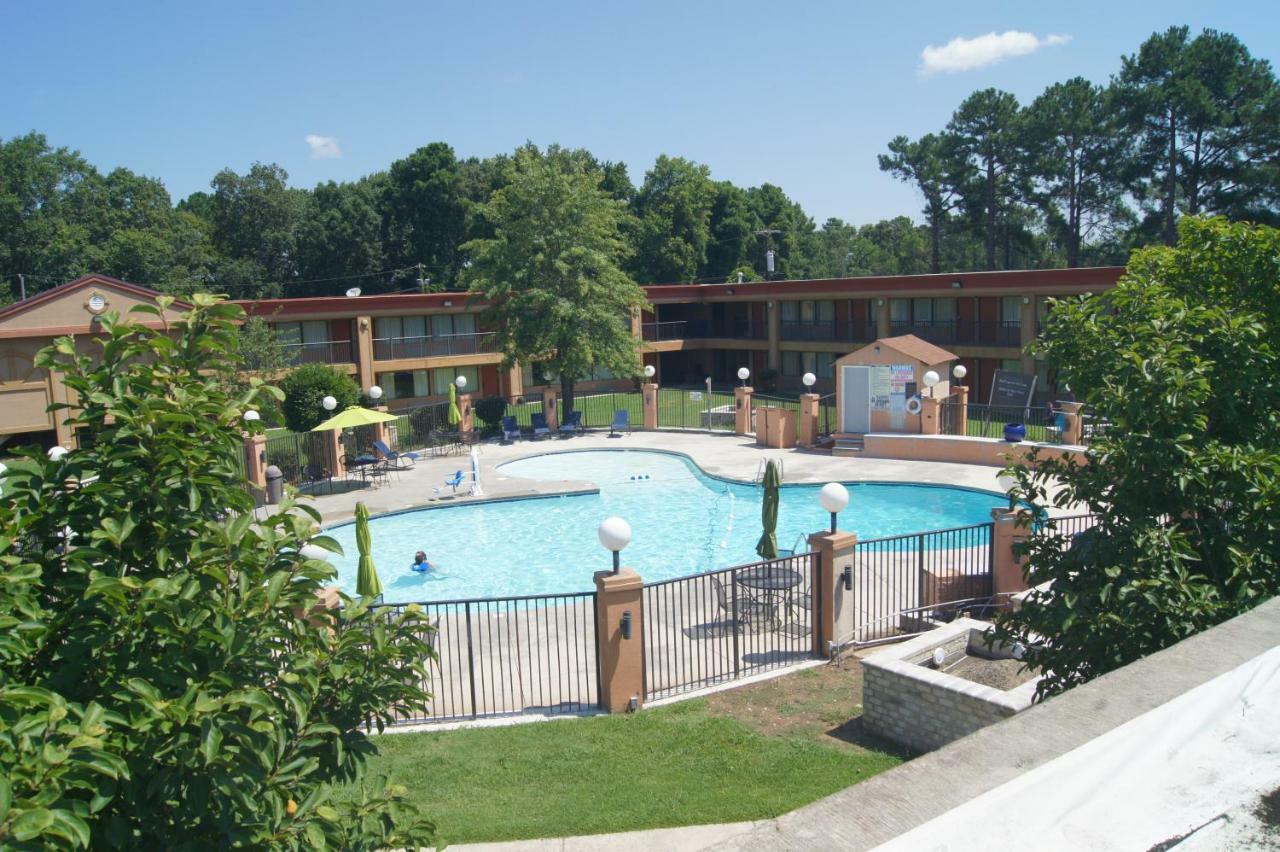 Days Inn By Wyndham Durham/Near Duke University Extérieur photo