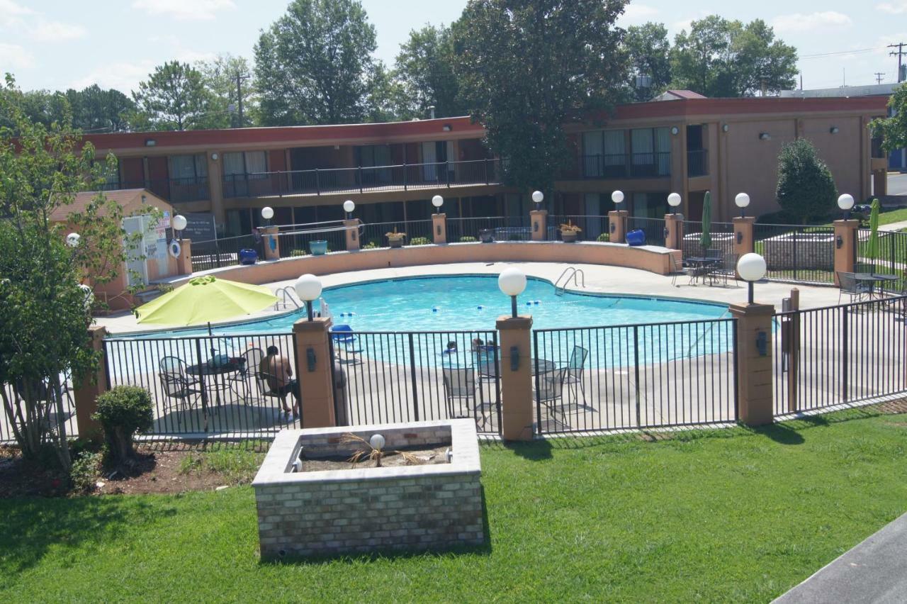 Days Inn By Wyndham Durham/Near Duke University Extérieur photo