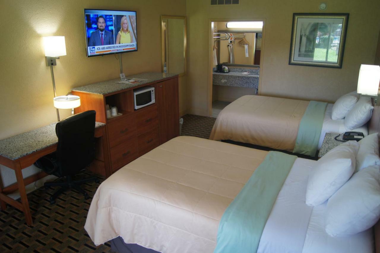 Days Inn By Wyndham Durham/Near Duke University Extérieur photo