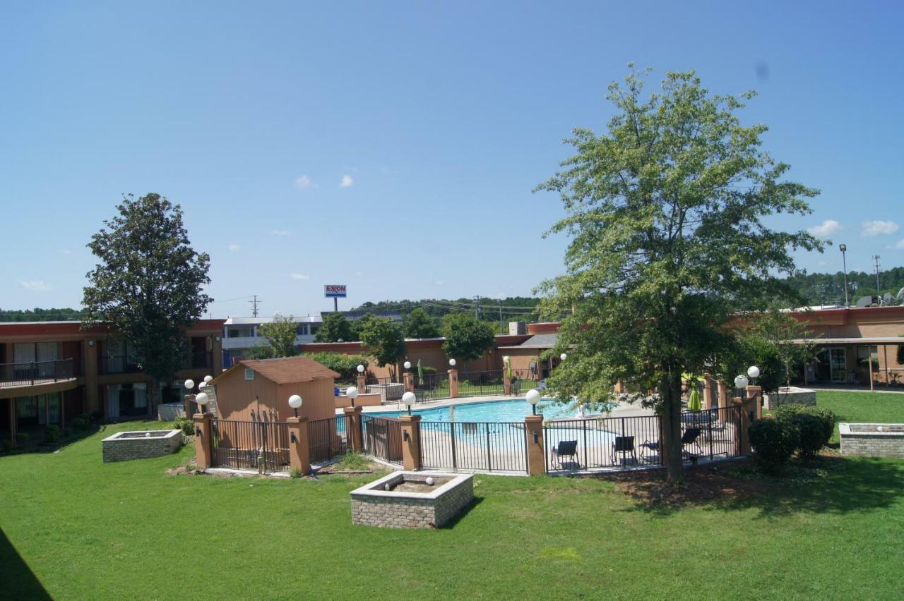 Days Inn By Wyndham Durham/Near Duke University Extérieur photo
