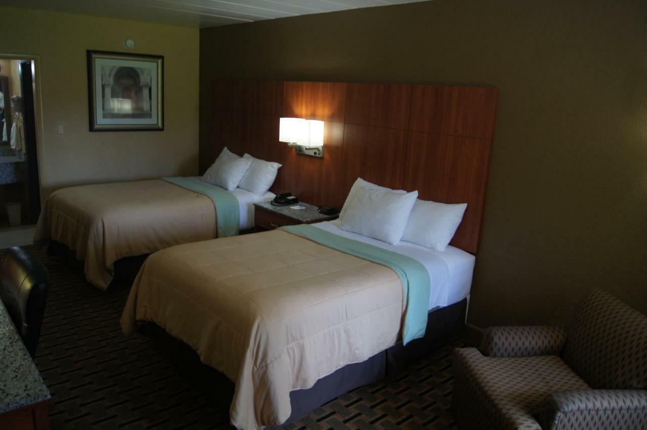 Days Inn By Wyndham Durham/Near Duke University Extérieur photo