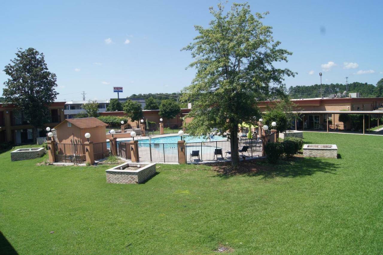 Days Inn By Wyndham Durham/Near Duke University Extérieur photo