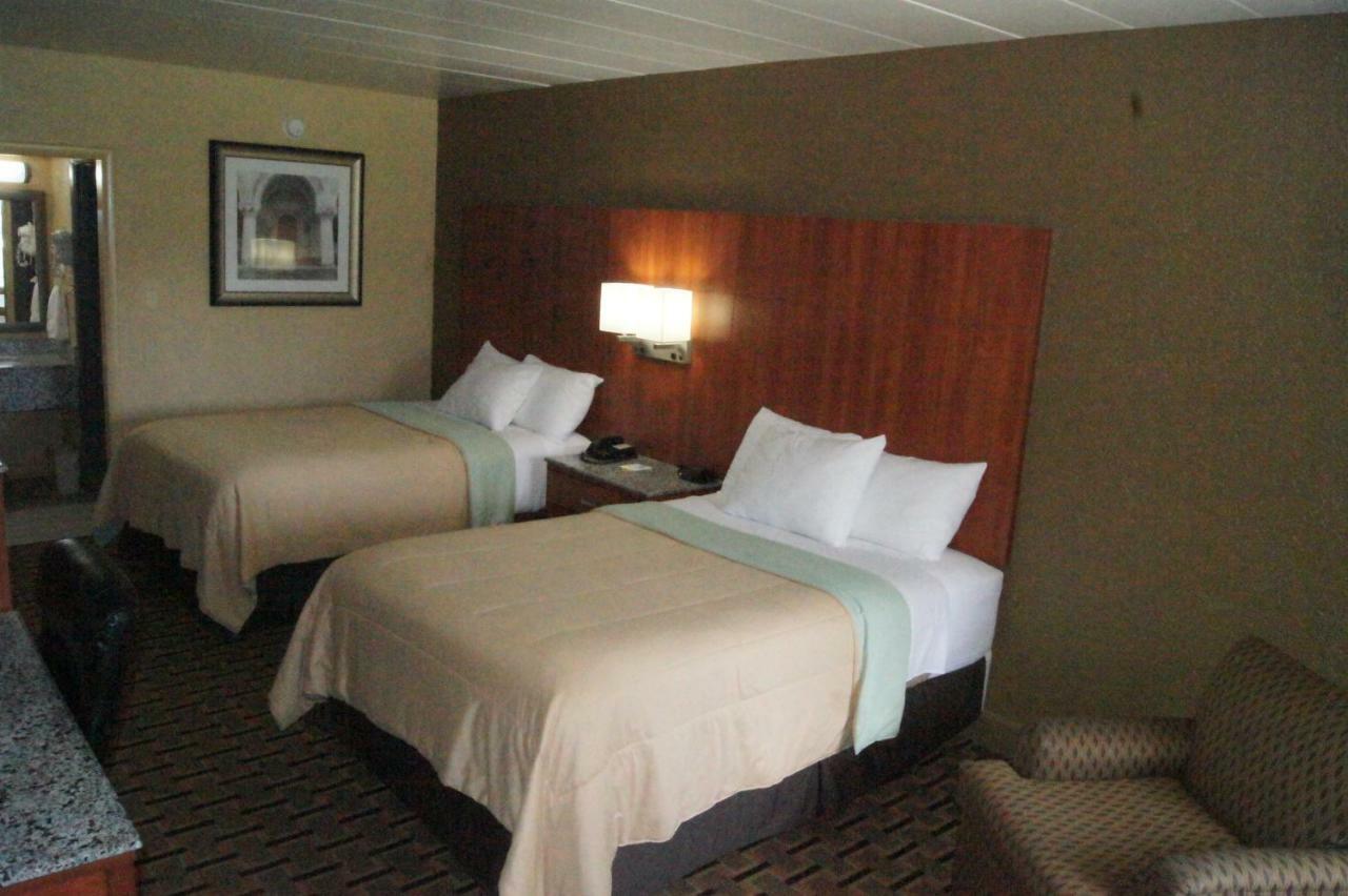 Days Inn By Wyndham Durham/Near Duke University Extérieur photo
