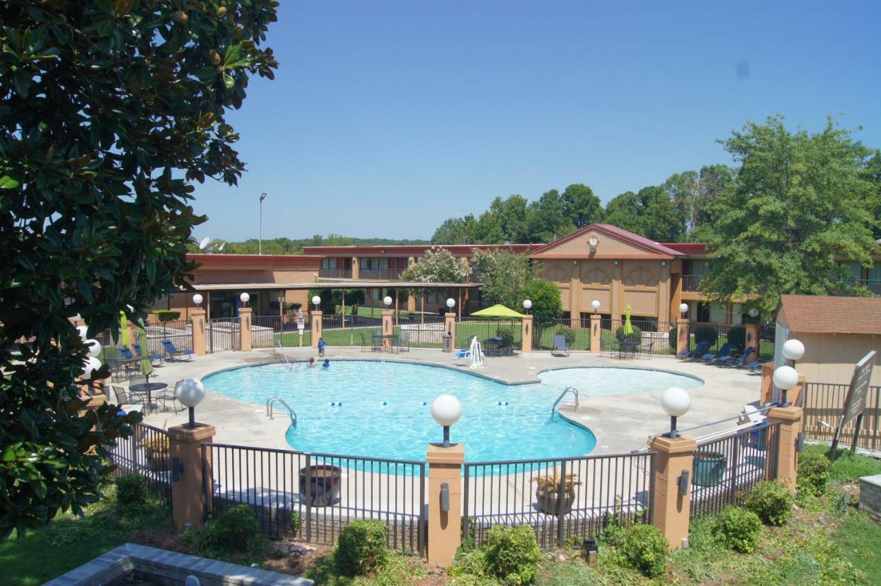 Days Inn By Wyndham Durham/Near Duke University Extérieur photo
