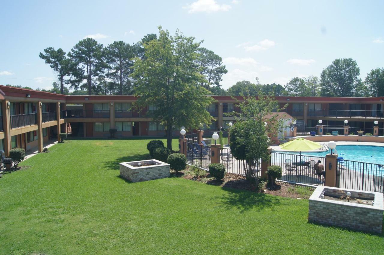 Days Inn By Wyndham Durham/Near Duke University Extérieur photo
